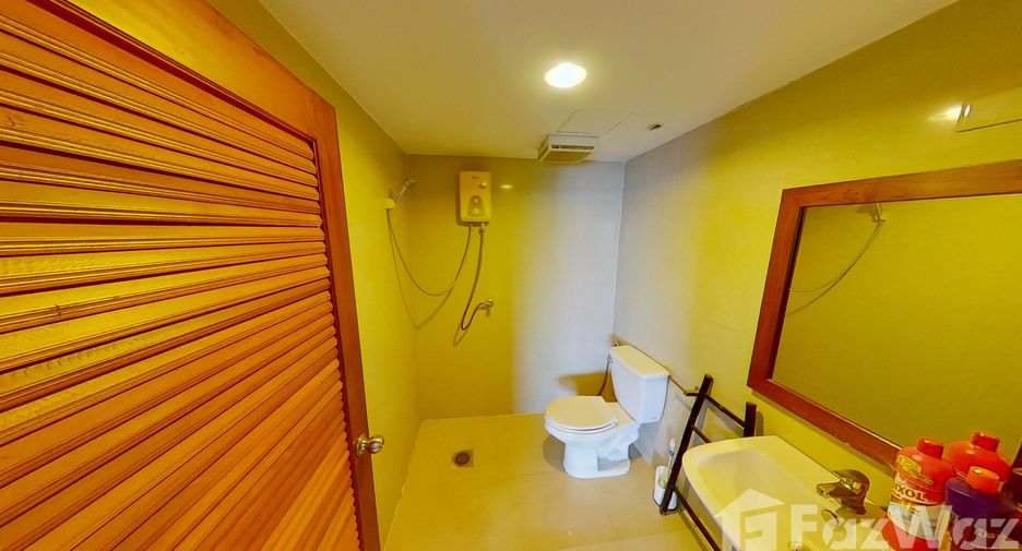 For rent 3 bedrooms condo in Watthana, Bangkok