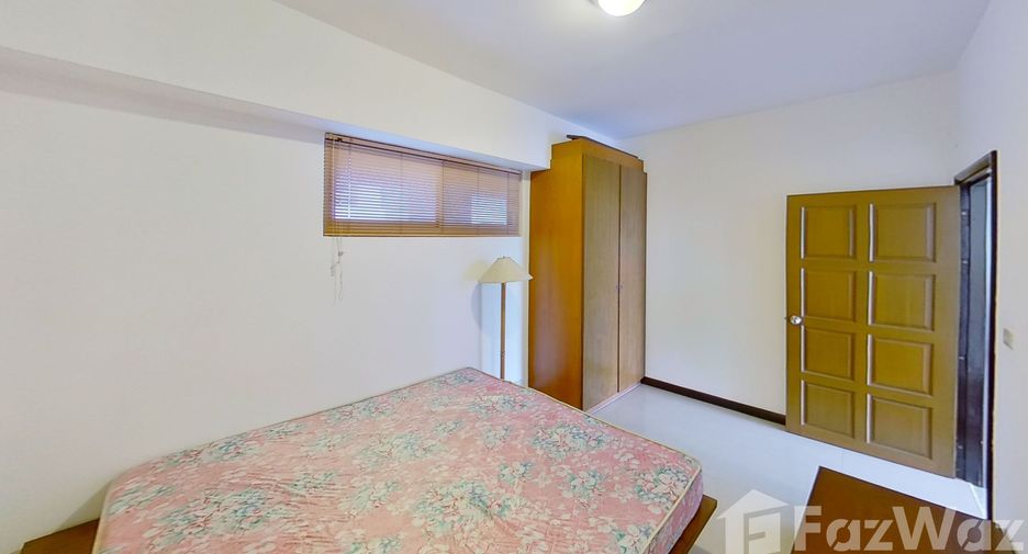 For rent 3 bedrooms condo in Watthana, Bangkok