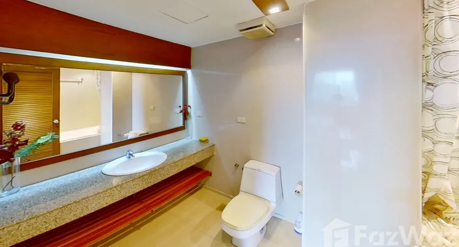 For rent 3 bedrooms condo in Watthana, Bangkok