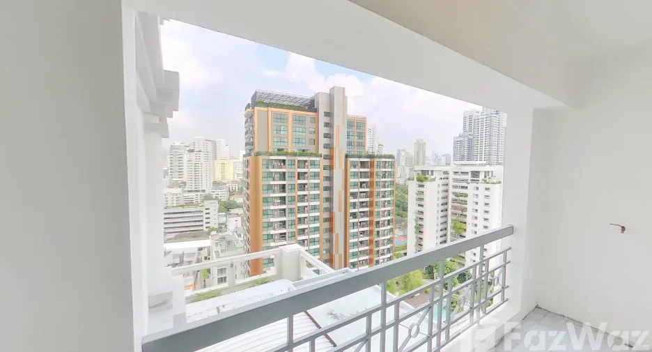 For rent 3 bedrooms condo in Watthana, Bangkok