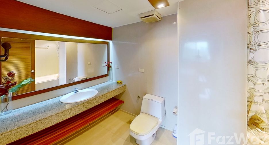 For rent 3 bedrooms condo in Watthana, Bangkok