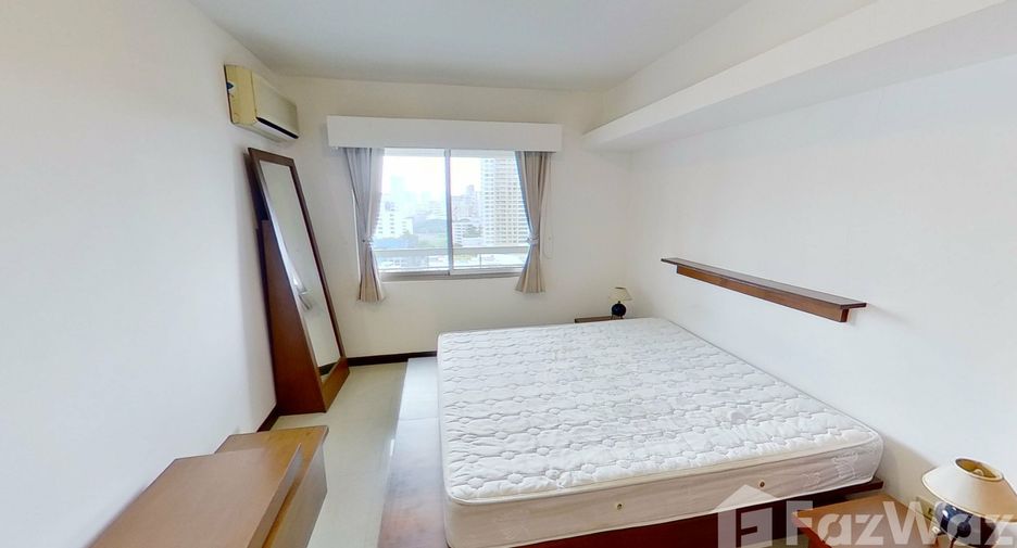 For rent 3 bedrooms condo in Watthana, Bangkok