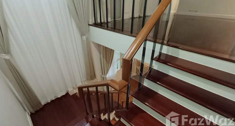 For rent 3 ベッドルーム apartment in Pathum Wan, Bangkok