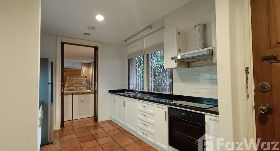 For rent 3 bedrooms apartment in Pathum Wan, Bangkok