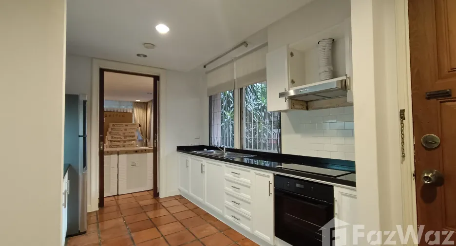 For rent 3 ベッドルーム apartment in Pathum Wan, Bangkok
