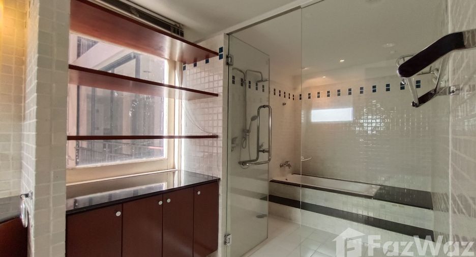 For rent 3 ベッドルーム apartment in Pathum Wan, Bangkok