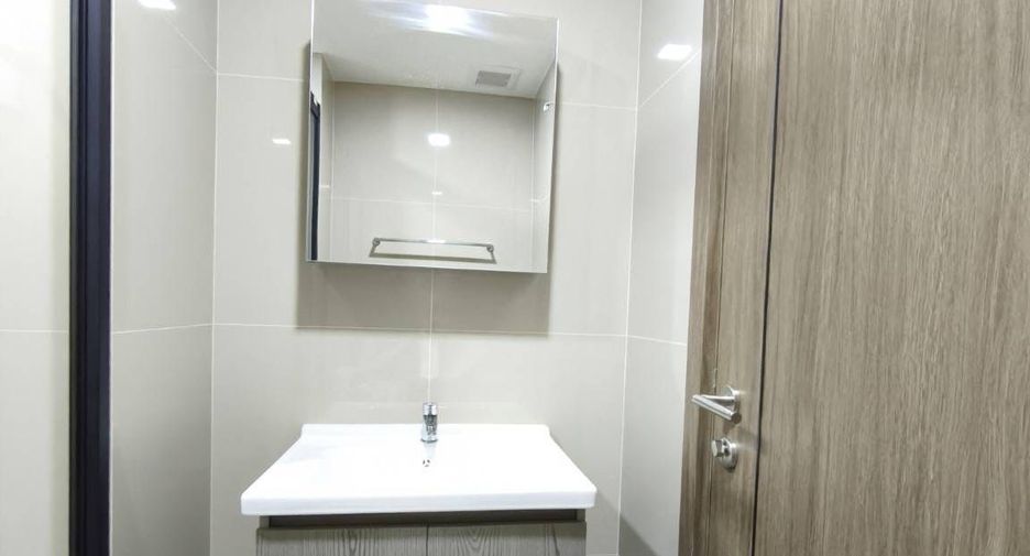 For rent studio condo in Phaya Thai, Bangkok