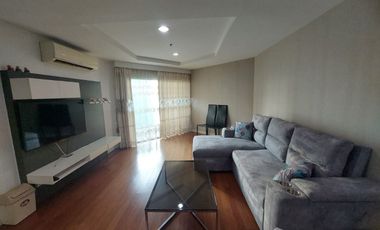 Condo en alquiler de 2 habitaciones en Huai Khwang, Bangkok