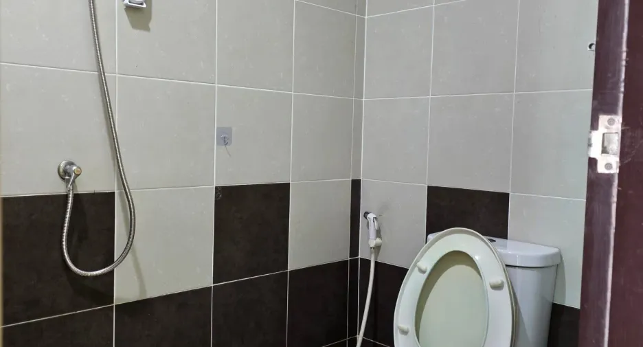 For rent 3 bedrooms retail Space in Sai Mai, Bangkok
