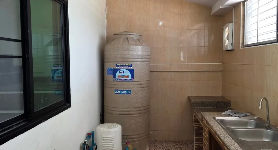 For rent 3 bedrooms retail Space in Sai Mai, Bangkok