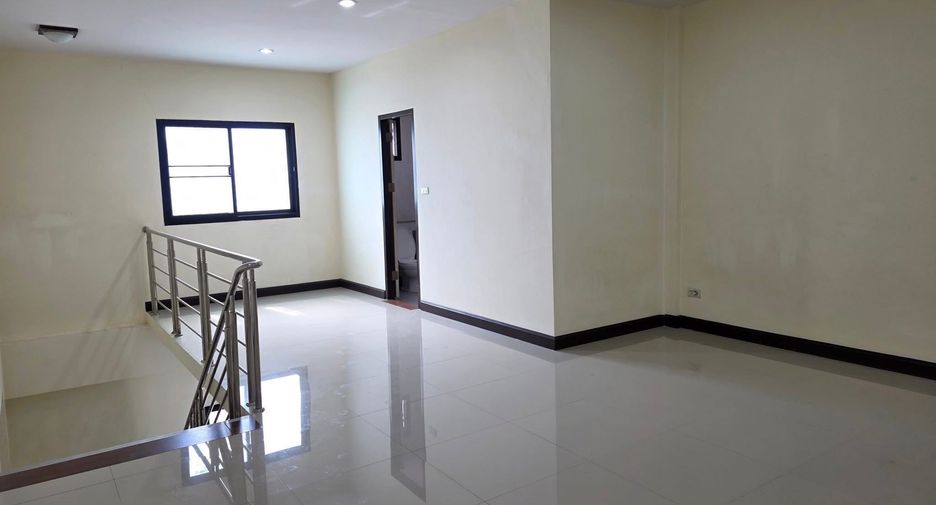 Local comercial en alquiler de 3 habitaciones en Sai Mai, Bangkok