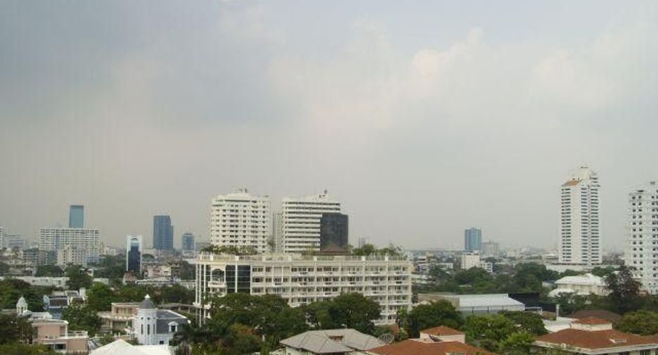 For rent 3 bedrooms condo in Watthana, Bangkok