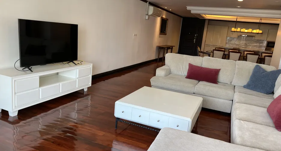 ให้เช่า 4 ห้องนอน คอนโด ใน วัฒนา, กรุงเทพฯ