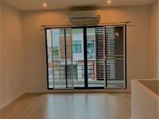 Reihenhaus zur Miete mit 3 Zimmer in Bang Khae, Bangkok