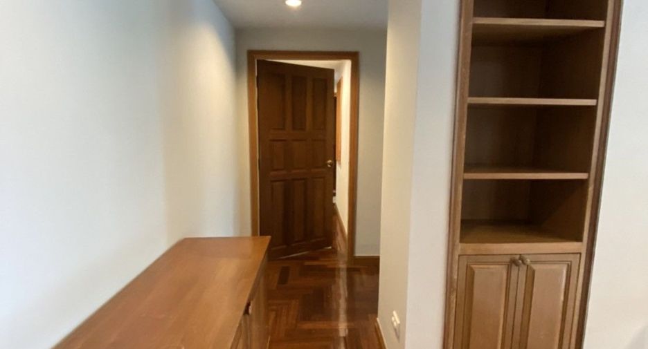 For rent 2 bedrooms condo in Sathon, Bangkok