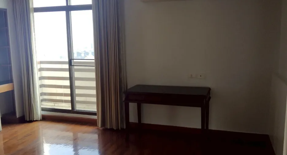 出租 2 卧室 公寓 在 Phra Khanong, 曼谷