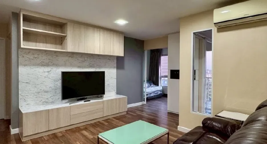 For rent 2 bedrooms condo in Phra Khanong, Bangkok