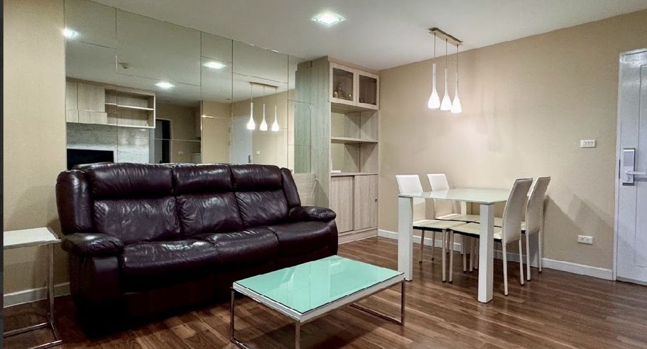 For rent 2 bedrooms condo in Phra Khanong, Bangkok