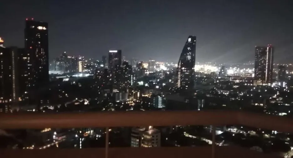 Condo en alquiler de 2 habitaciones en Khlong Toei, Bangkok