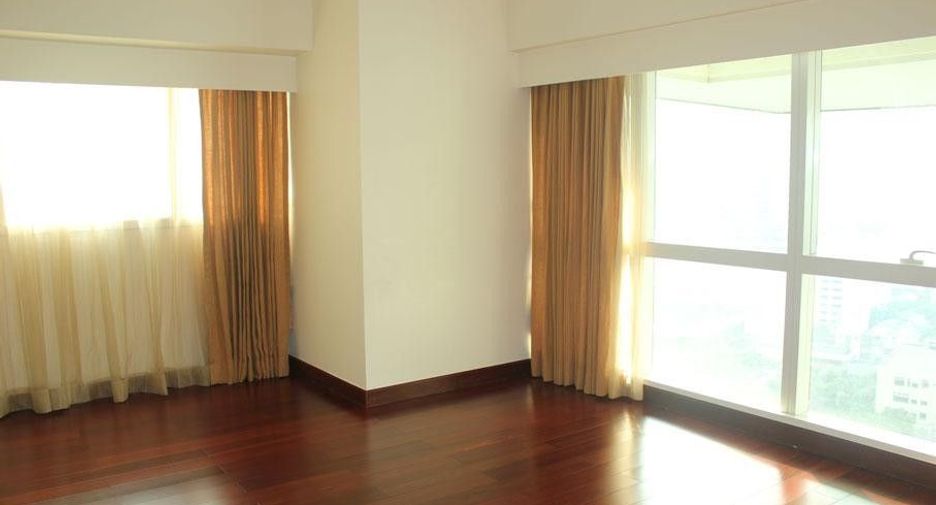 ให้เช่า 3 ห้องนอน คอนโด ใน คลองเตย, กรุงเทพฯ