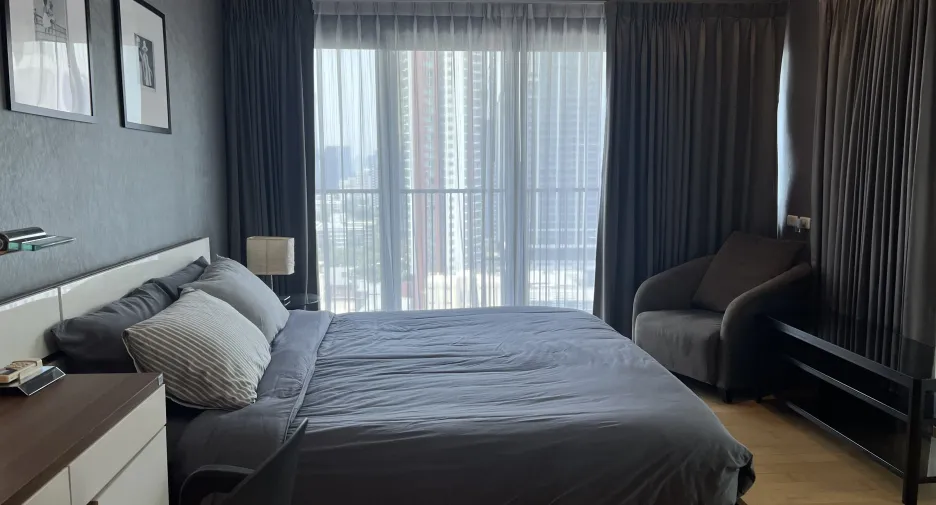 For rent 2 bedrooms condo in Khlong Toei, Bangkok