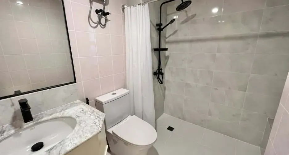 For rent 3 bedrooms condo in Yan Nawa, Bangkok