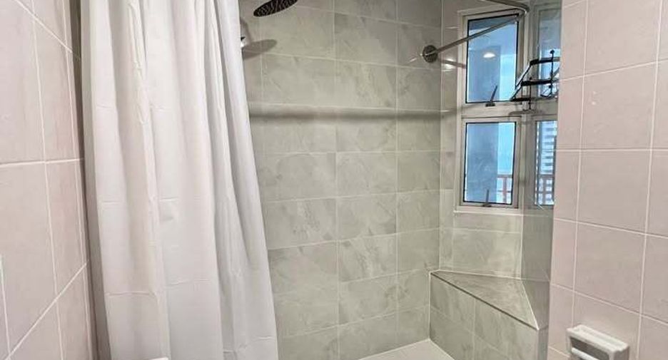 For rent 3 bedrooms condo in Yan Nawa, Bangkok