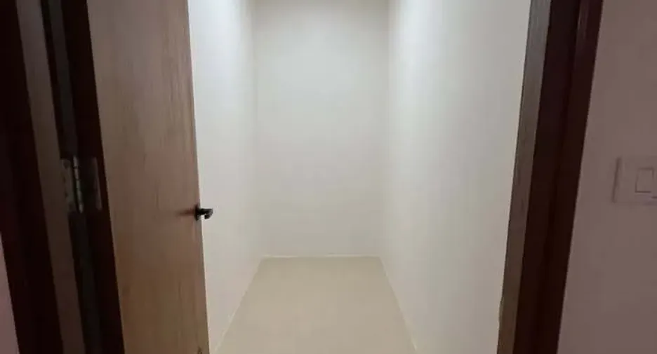 For rent 3 bedrooms condo in Yan Nawa, Bangkok