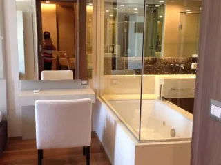 Condo en alquiler de 1 habitaciones en Sathon, Bangkok