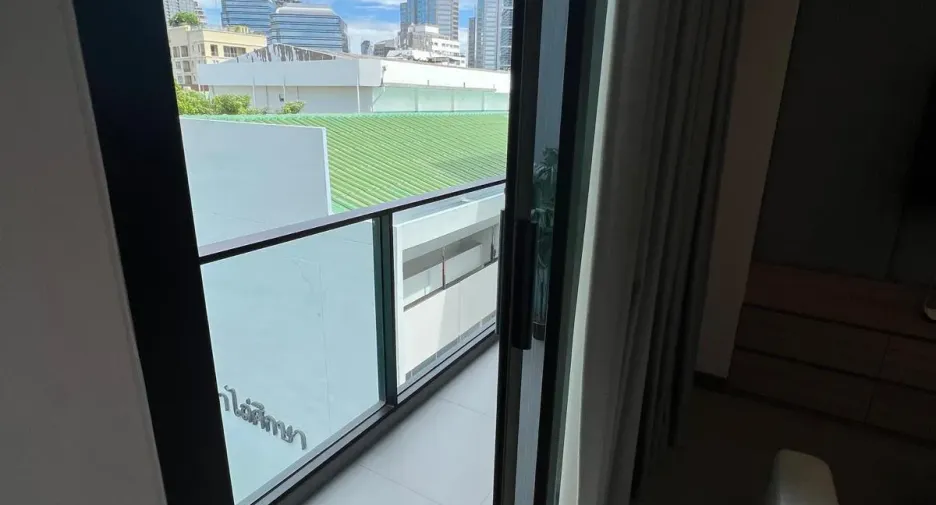 For rent 1 bed condo in Pathum Wan, Bangkok
