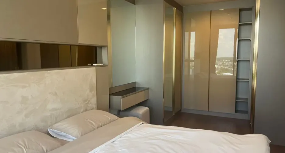 For rent 2 bedrooms condo in Khlong Toei, Bangkok