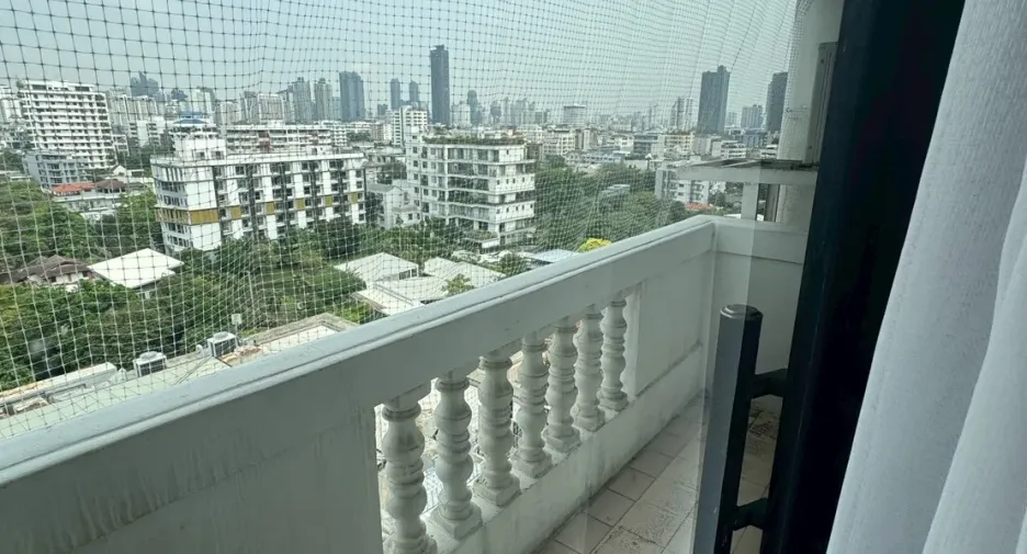 For rent 2 bedrooms condo in Watthana, Bangkok