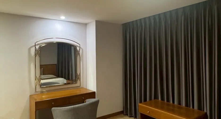 For rent 2 bedrooms condo in Watthana, Bangkok