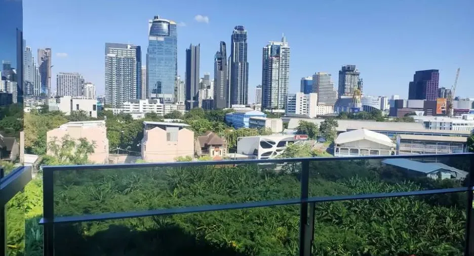 For rent 2 bedrooms condo in Khlong Toei, Bangkok