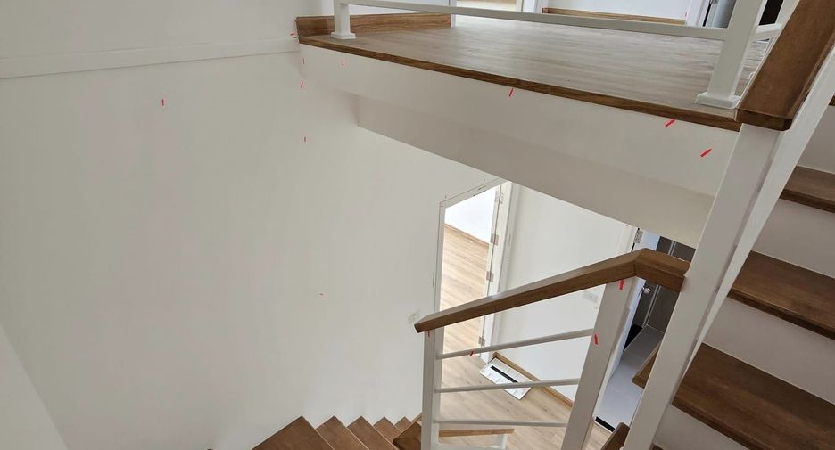 Haus zur Miete mit 4 Zimmer in Saphan Sung, Bangkok