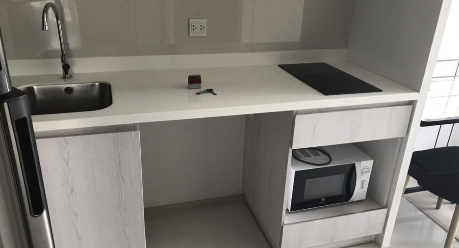 For rent 1 bed condo in Pathum Wan, Bangkok