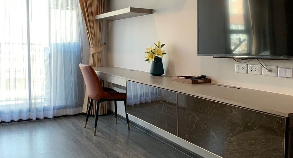 Wohnung zur Miete mit 1 Zimmer in Bang Rak, Bangkok