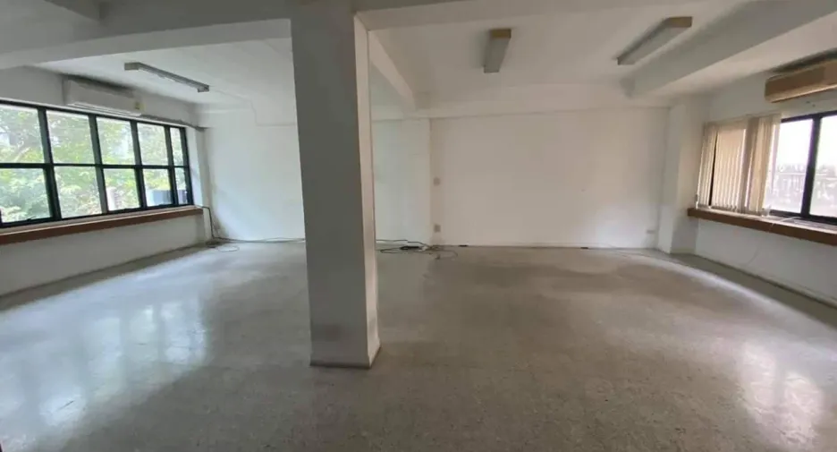 For rent 8 bedrooms office in Suan Luang, Bangkok