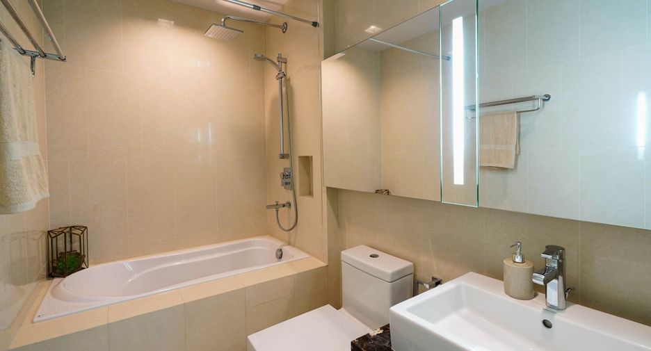 Wohnung zur Miete mit 3 Zimmer in Khlong Toei, Bangkok
