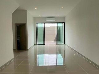 For rent office in Lat Phrao, Bangkok