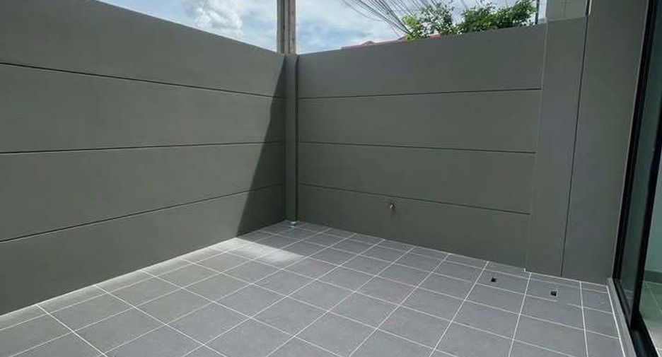 For rent office in Lat Phrao, Bangkok