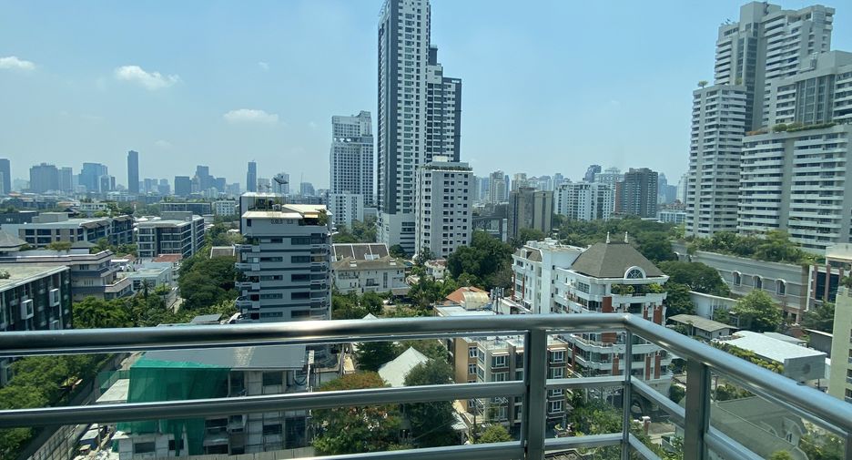 For rent 2 bedrooms apartment in Watthana, Bangkok
