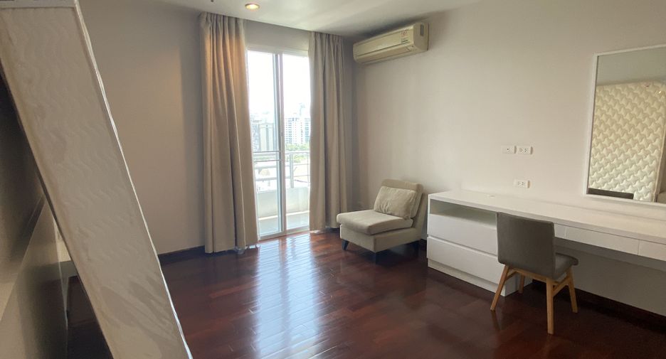 For rent 2 bedrooms apartment in Watthana, Bangkok