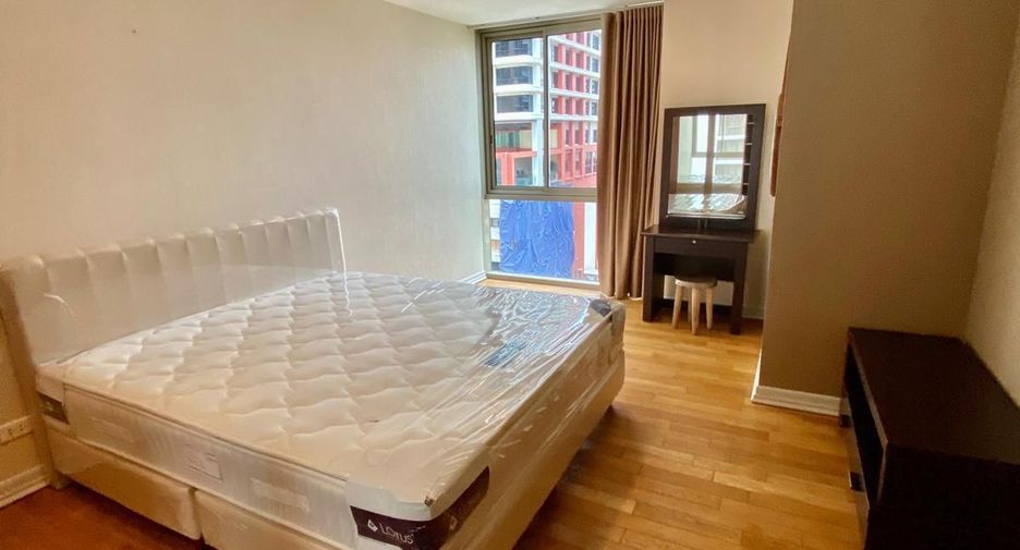For rent 2 bedrooms condo in Sathon, Bangkok