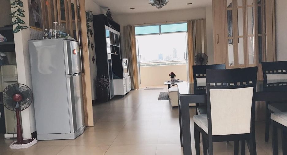 Condo en alquiler de 4 habitaciones en Yan Nawa, Bangkok
