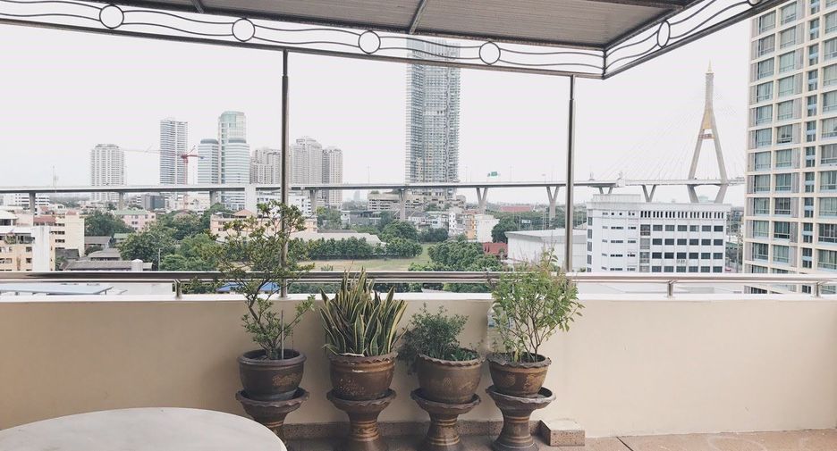Condo en alquiler de 4 habitaciones en Yan Nawa, Bangkok