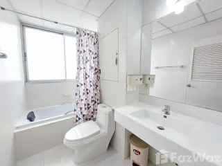Condo en alquiler de 2 habitaciones en Khlong San, Bangkok