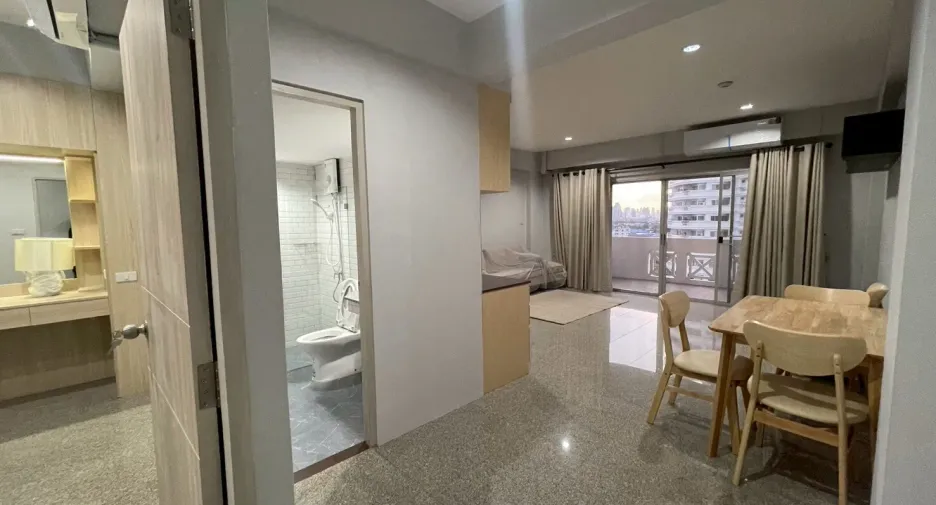 For rent 1 bed condo in Bang Kapi, Bangkok