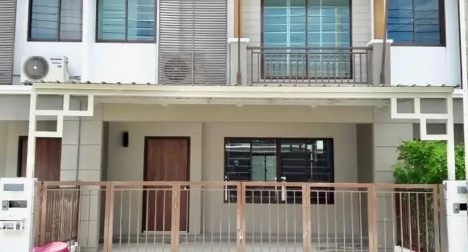 Reihenhaus zur Miete mit 3 Zimmer in Suan Luang, Bangkok