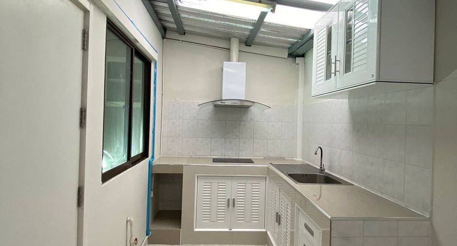Reihenhaus zur Miete mit 3 Zimmer in Suan Luang, Bangkok
